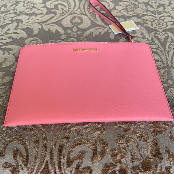 Michael Kors Jet Set Travel XL Zip Clutch-Wristlet - Picture 10 of 16